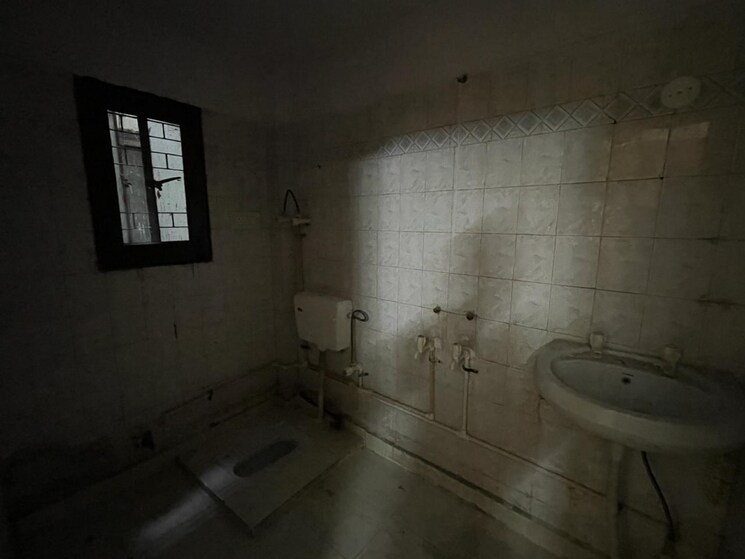 Bathroom, shalimar-apartments-shalimar-garden 3 Bedroom 1450 Sq.Ft. Apartment In Shalimar Garden Ghaziabad 8634853