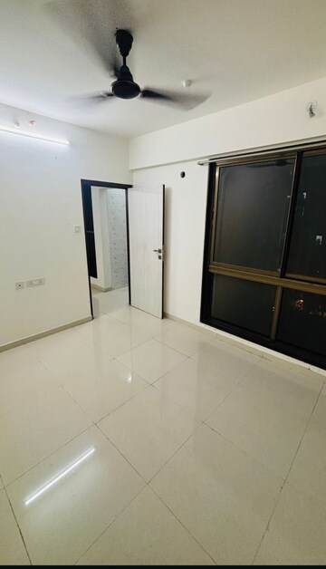 1 BHK Apartment For Rent in Chandak Nishchay, Borivali East