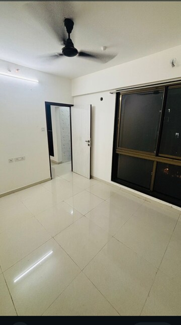 Room in 1 BHK Apartment at Chandak Nishchay, Borivali East – for Rent
