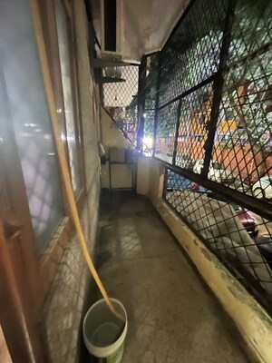 Balcony in 1 BHK Apartment at Shalimar Apartments Shalimar Garden, Shalimar Garden – for Sale