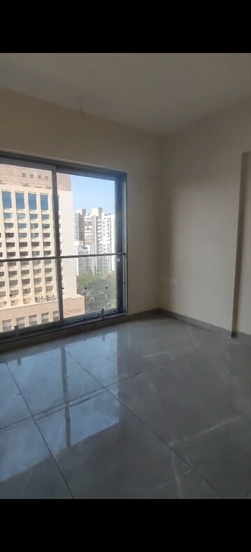 Room in 2 BHK Apartment at Hubtown The Premiere, Andheri West – for Rent