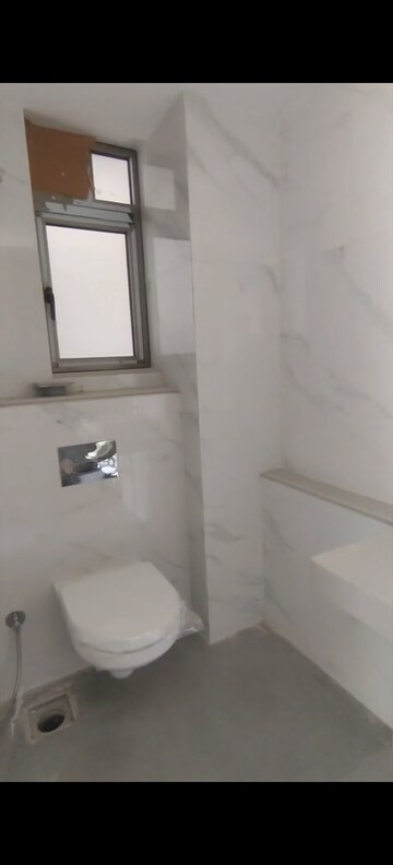 Room in 2 BHK Apartment at Hubtown The Premiere, Andheri West – for Rent
