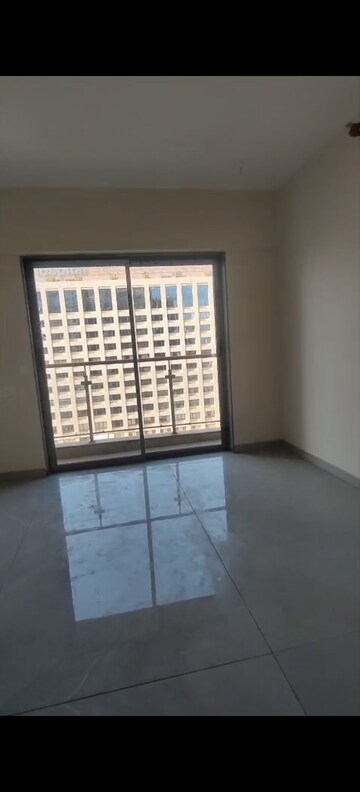 Room in 2 BHK Apartment at Hubtown The Premiere, Andheri West – for Rent