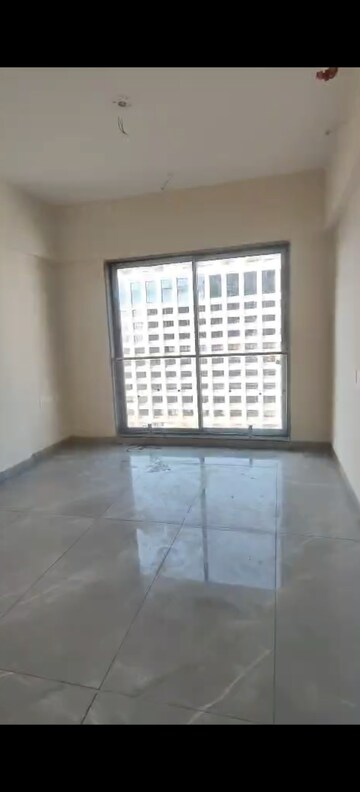 Room in 2 BHK Apartment at Hubtown The Premiere, Andheri West – for Rent