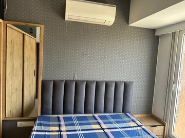 Bedroom in 3 BHK Apartment at Paldi – for Rent