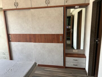 Room in 3 BHK Apartment at Paldi – for Rent