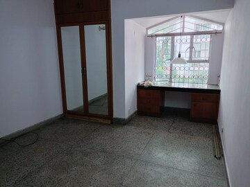 Room in 3 BHK Apartment at Vasant Kunj – for Rent