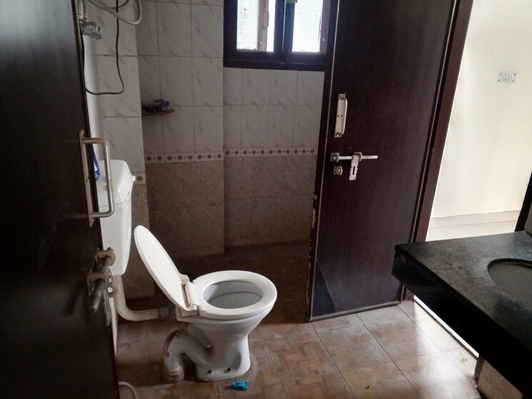 Bathroom, hbh-galaxy-apartments 3 Bedroom 2550 Sq.Ft. Apartment In Sector 43 Gurgaon 8635201