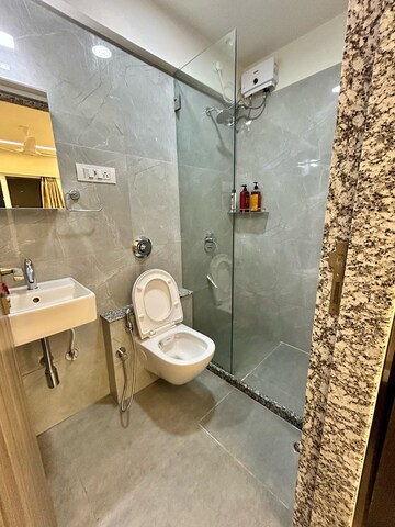 Bathroom in 3.5 BHK Apartment at Vaibhavlaxmi Address 51, Bandra East – for Rent