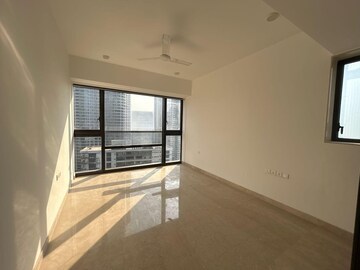 Room in 3 BHK Apartment at Lodha Marquise, Worli – for Rent