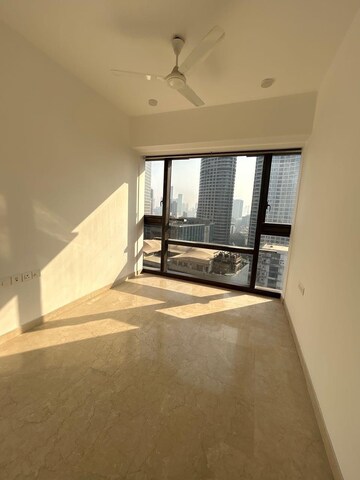 Room in 3 BHK Apartment at Lodha Marquise, Worli – for Rent