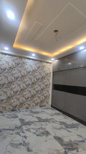 Master Bedroom in 3 BHK Builder Floor at Sector 73 – for Sale