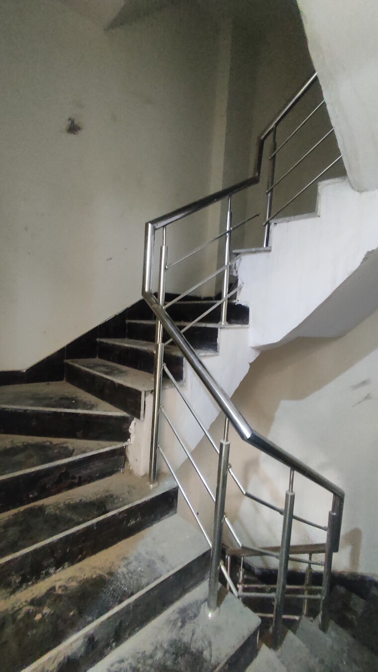 undefined, sector 73 3 Bedroom 1350 Sq.Ft. Builder Floor In Sector 73 Noida 8635243