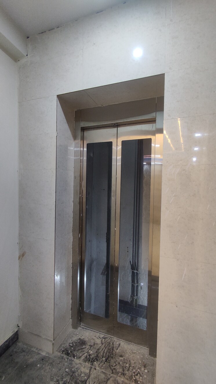 Other, sector 73 3 Bedroom 1350 Sq.Ft. Builder Floor In Sector 73 Noida 8635243