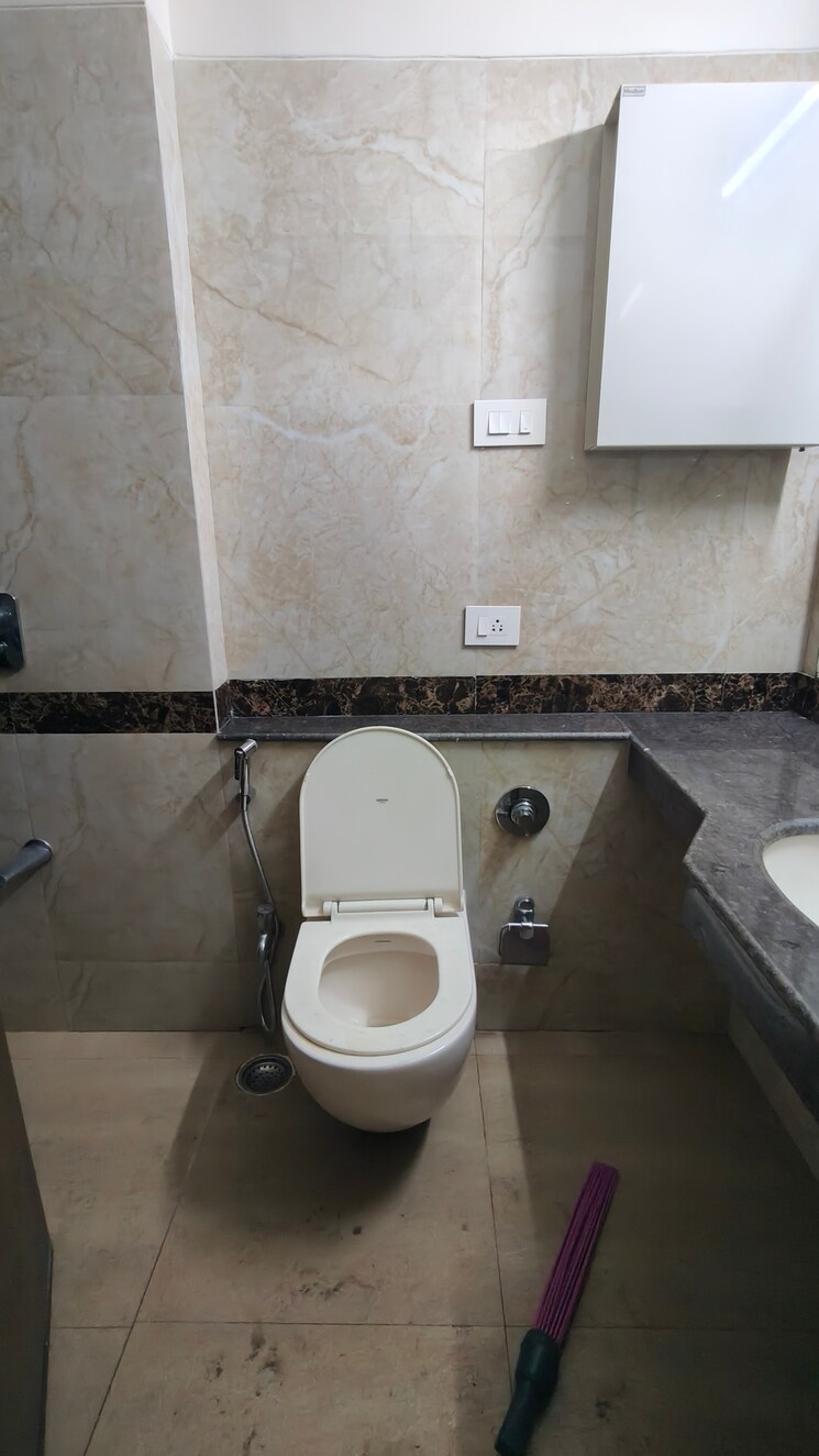 Room, western express highway Pg For Boys In Western Express Highway 8635218