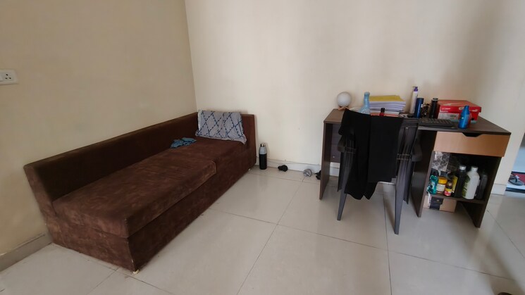 Room, western express highway Pg For Boys In Western Express Highway 8635218
