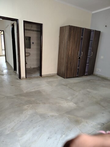 Room in 2 BHK Builder Floor at Sector 23a – for Rent