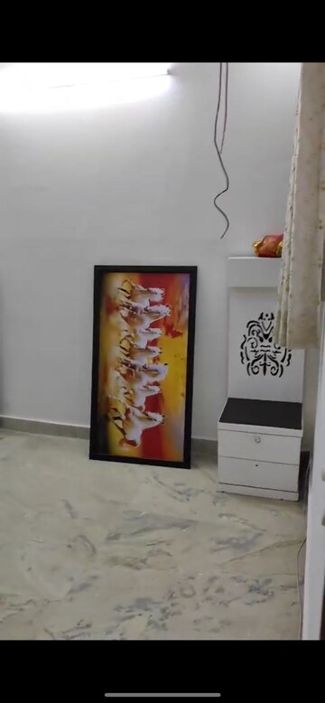 Furnished Amenities in 3 BHK Builder Floor at Uttam Nagar – for Rent