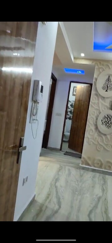 Furnished Amenities in 3 BHK Builder Floor at Uttam Nagar – for Rent