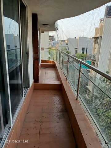 Balcony in 4 BHK Apartment at L Nagpal Bhagwanti Heights, Khar West – for Rent