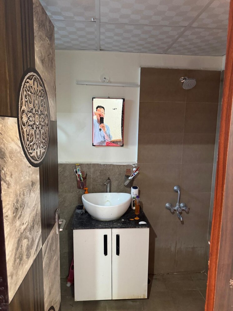 Bathroom, suncity-avenue-76 2 Bedroom 682 Sq.Ft. Apartment In Sector 76 Gurgaon 8635239