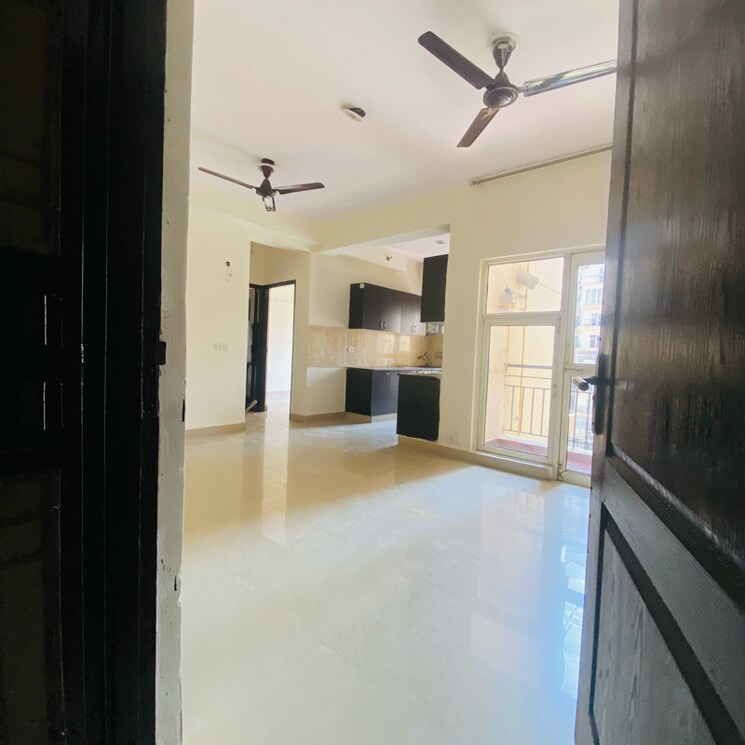 Living Room, gardenia-golf-city 2 Bedroom 1065 Sq.Ft. Apartment In Noida Central Noida 8635264