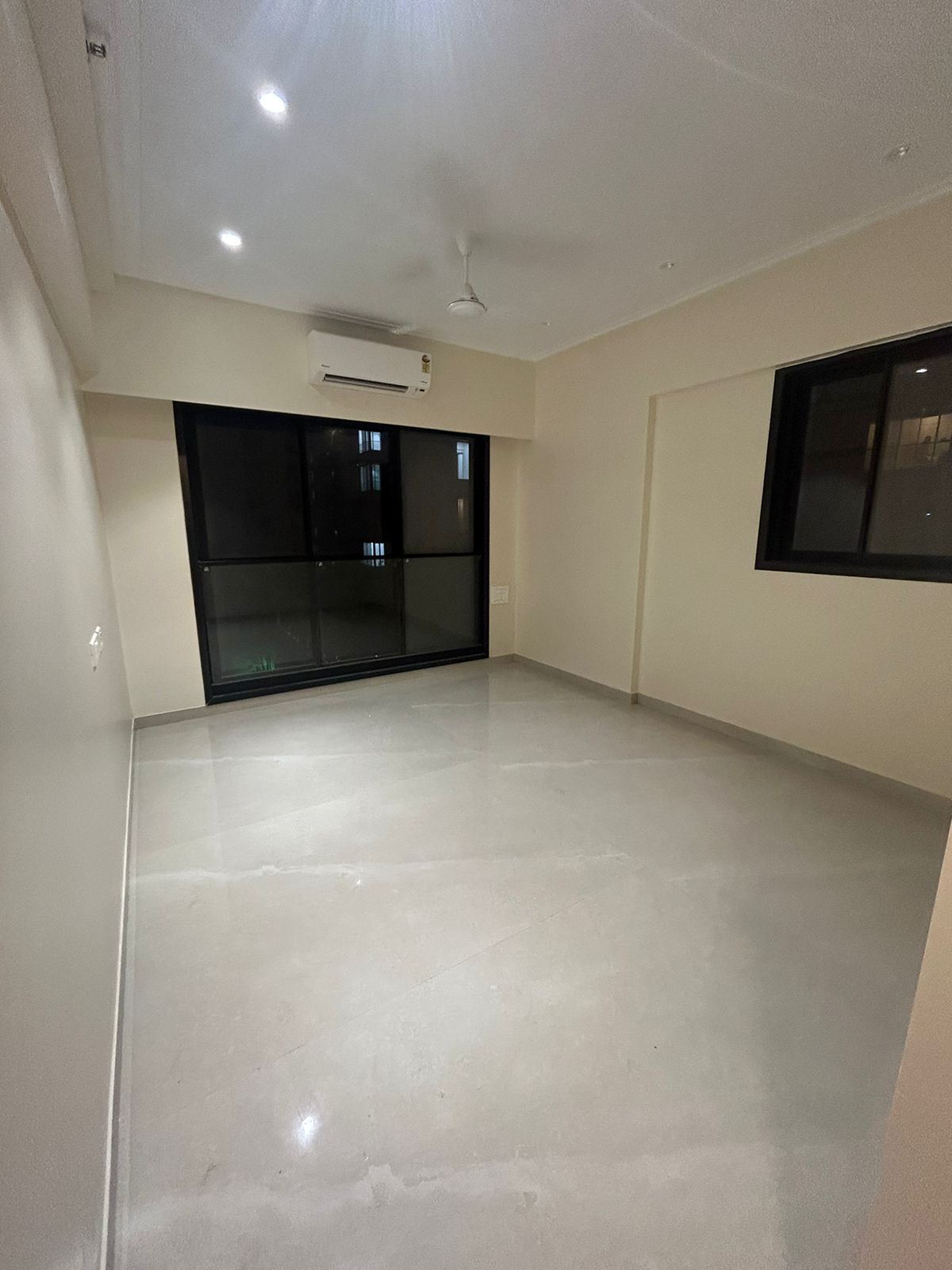2 BHK Apartment For Sale in Mayfair Liv