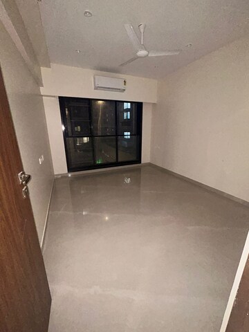 Room in 2 BHK Apartment at Khar West – for Sale