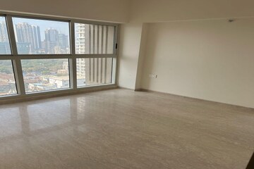 Room in 3 BHK Apartment at Lodha Kiara, Worli – for Rent