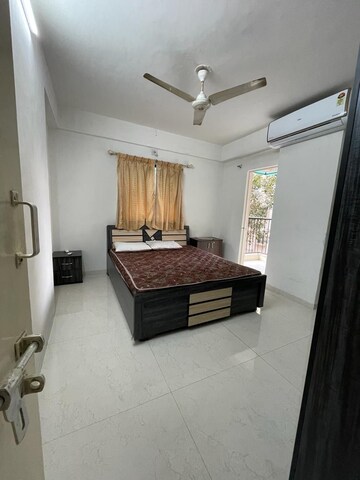 Bedroom in 2 BHK Apartment at Memnagar – for Rent