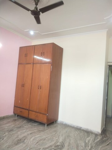 Room in 2 BHK Builder Floor at Sector 22 – for Rent
