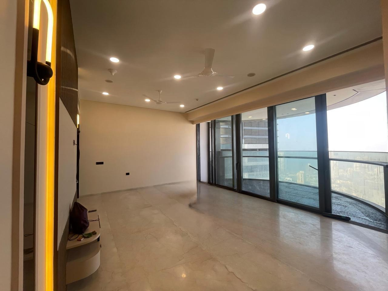 4 BHK + Pooja Room,Servant Room Apartment For Rent in Omkar 1973