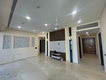 Room in 4 BHK Apartment at Omkar 1973, Worli – for Rent