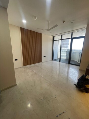 Room in 4 BHK Apartment at Omkar 1973, Worli – for Rent