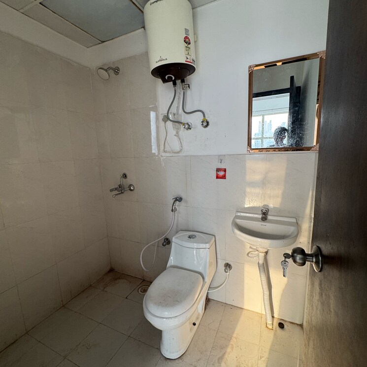 Bathroom, pyramid-fusion-homes 2 Bedroom 698 Sq.Ft. Apartment In Sector 70a Gurgaon 8635348