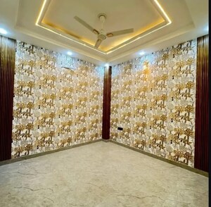 Room in 3.5 BHK Builder Floor at Sector 28 – for Sale