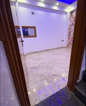 Room in 2 BHK Builder Floor at Sector 29 – for Sale