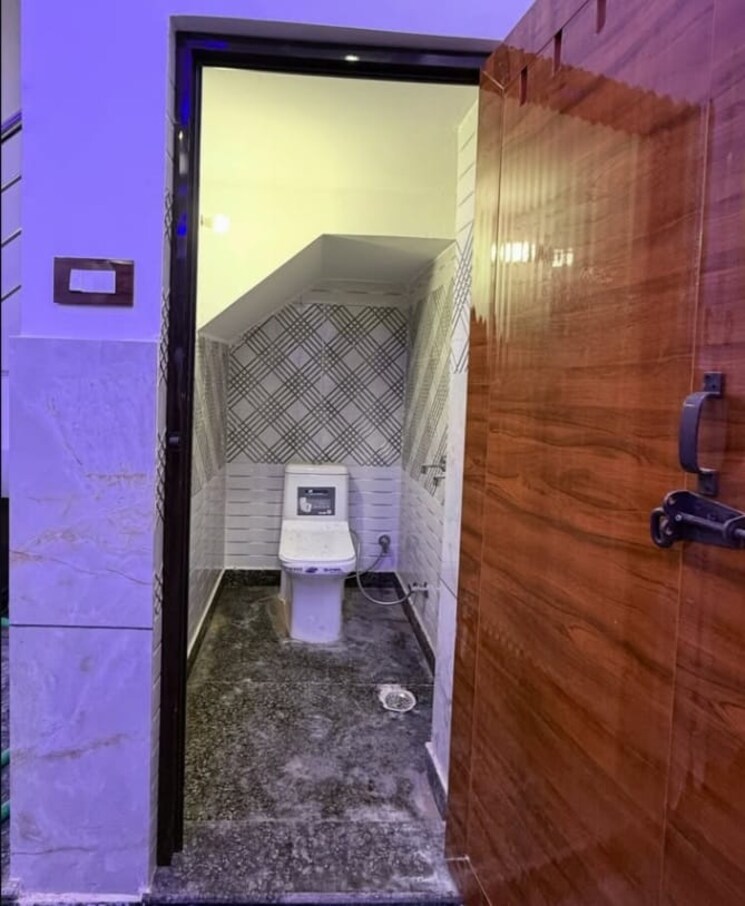 Bathroom, sector 29 2 Bedroom 1350 Sq.Ft. Builder Floor In Sector 29 Faridabad 8635432