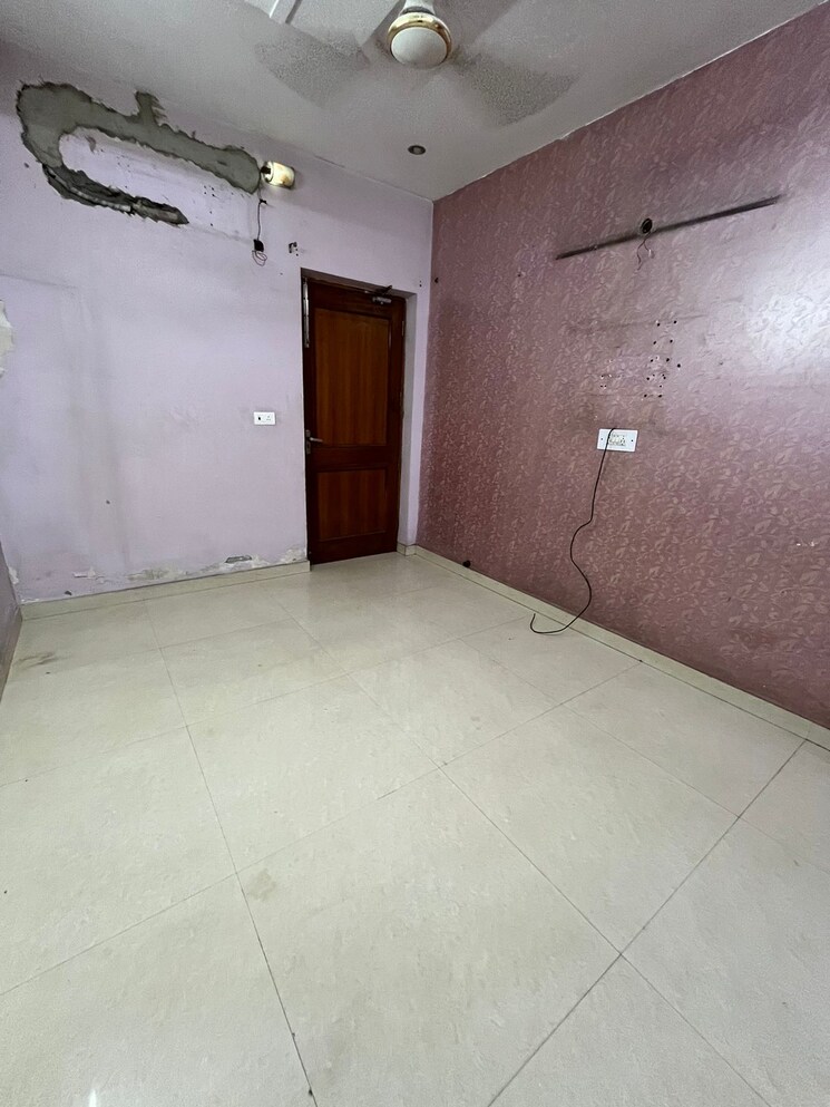 Room, ashok nagar 2.5 Bedroom 900 Sq.Ft. Builder Floor In Ashok Nagar Delhi 8635454