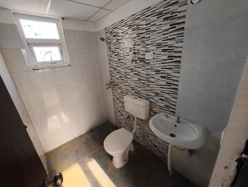 Bathroom in 2.5 BHK Apartment at Signature Global The Millennia, Sector 37d – for Rent