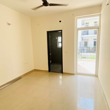 Room in 3 BHK Builder Floor at Omaxe Ambrosia, Mullanpur – for Rent