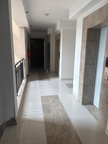 Building Lobby in 2.5 BHK Apartment at Jaypee Greens Star Court, Jaypee Greens – for Sale
