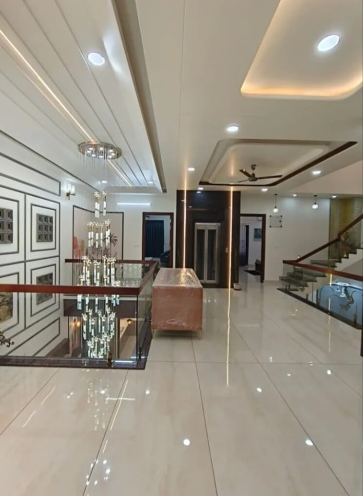 Living Room, sector 33 5 Bedroom 4500 Sq.Ft. Builder Floor In Sector 33 Faridabad 8635705