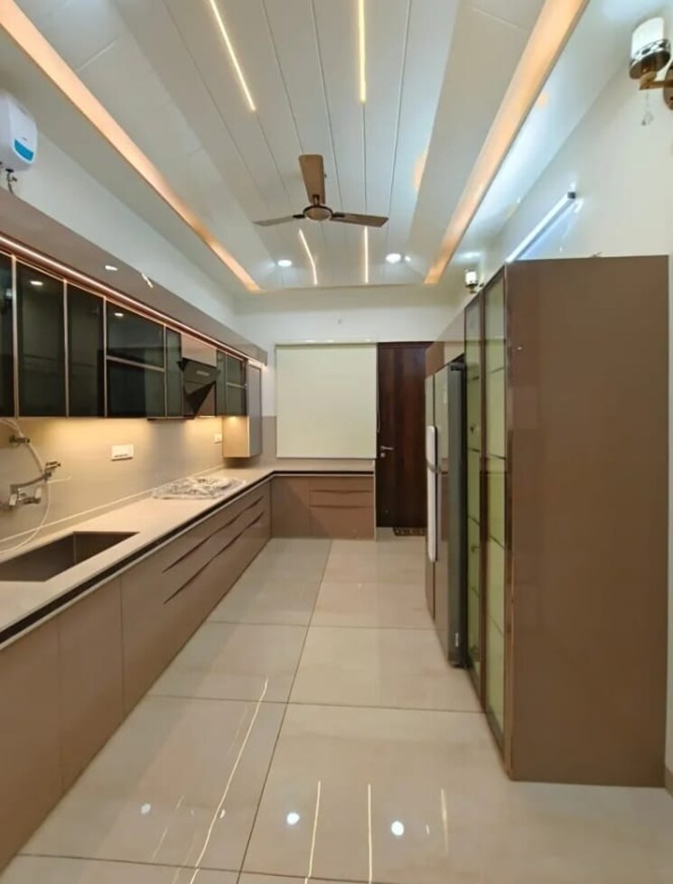 Kitchen, sector 33 5 Bedroom 4500 Sq.Ft. Builder Floor In Sector 33 Faridabad 8635705