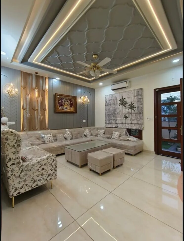 Living Room, sector 33 5 Bedroom 4500 Sq.Ft. Builder Floor In Sector 33 Faridabad 8635705