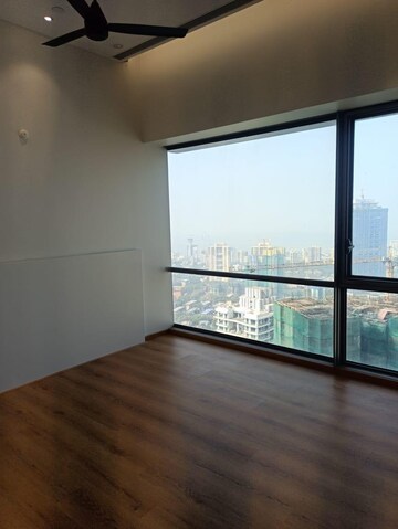 Room in 3 BHK Apartment at Lodha World View, Worli – for Rent