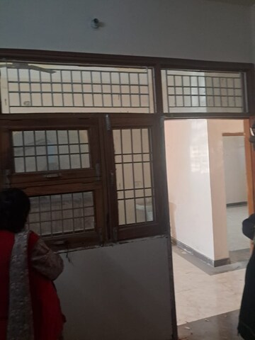 Room in 2 BHK Apartment at Jaypee Greens Star Court, Jaypee Greens – for Rent