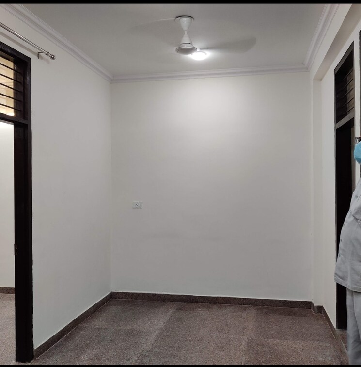 Room, sector 46 2 Bedroom 100 Sq.Yd. Builder Floor In Sector 46 Gurgaon 8635725