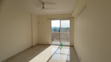 Room in 3.5 BHK Apartment at DLF Express Greens, Manesar Sector 1a – for Rent
