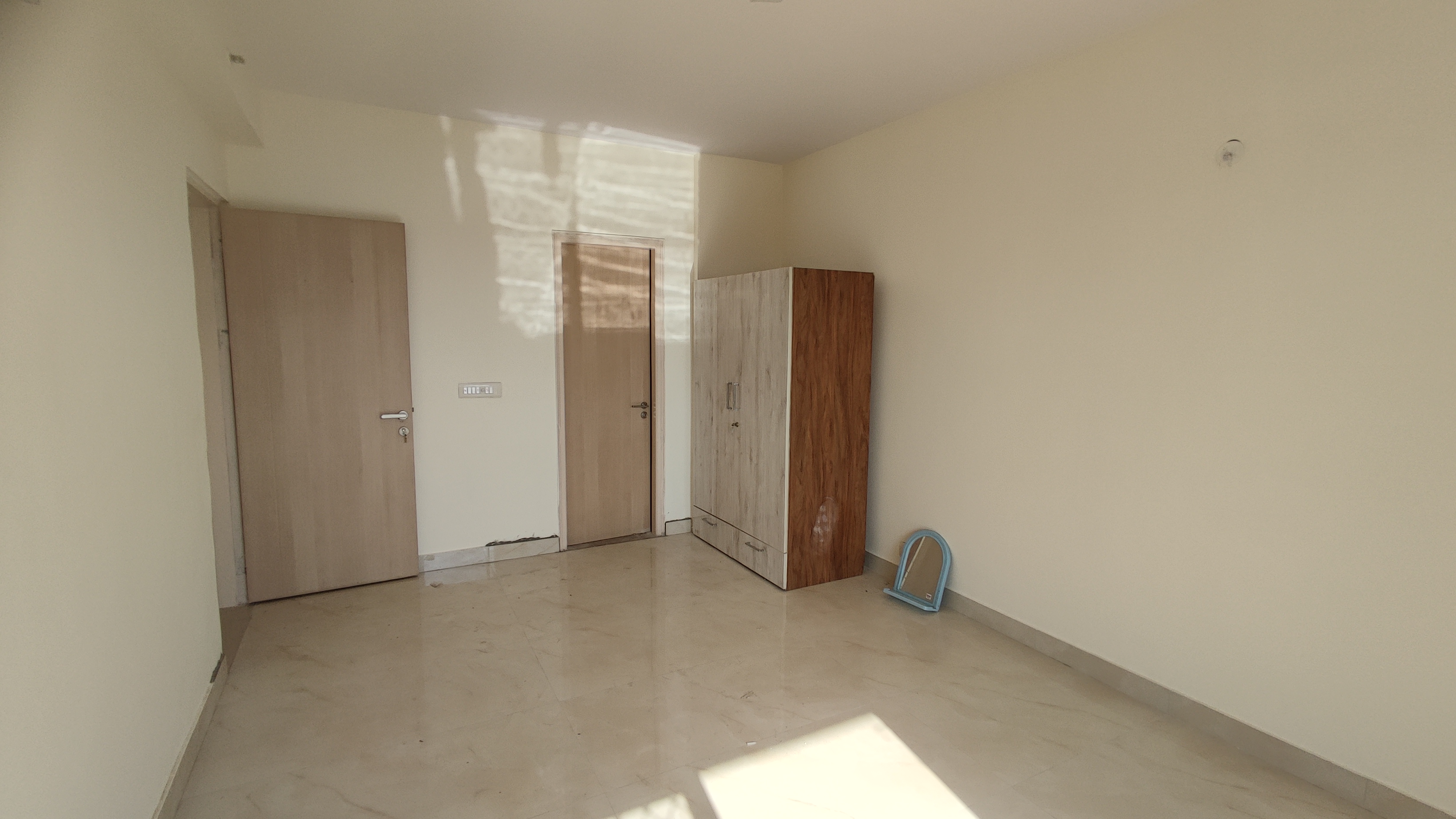 3.5 BHK + Pooja Room,Servant Room Apartment For Rent in DLF Express Greens
